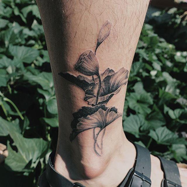 tatuaje flor de loto 191