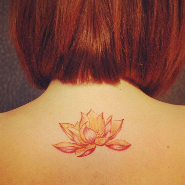 tatuaje flor de loto 281