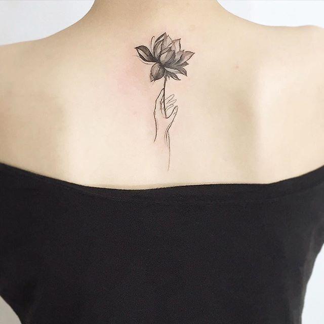 tatuaje flor de loto 301