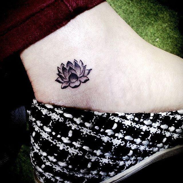 tatuaje flor de loto 321