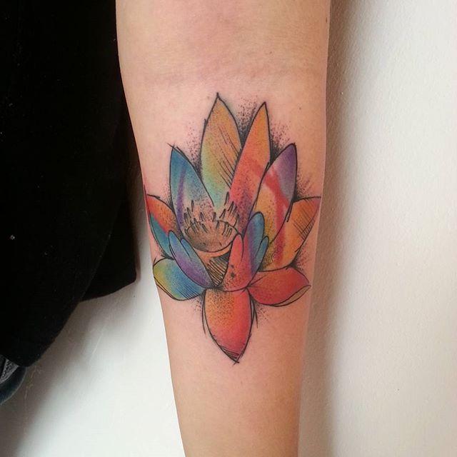 tatuaje flor de loto 331