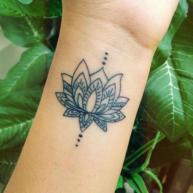 tatuaje flor de loto 361