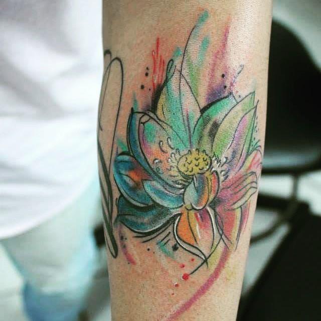tatuaje flor de loto 531
