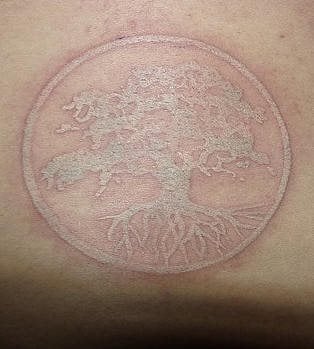 tatuajes-tinta-blanca-82