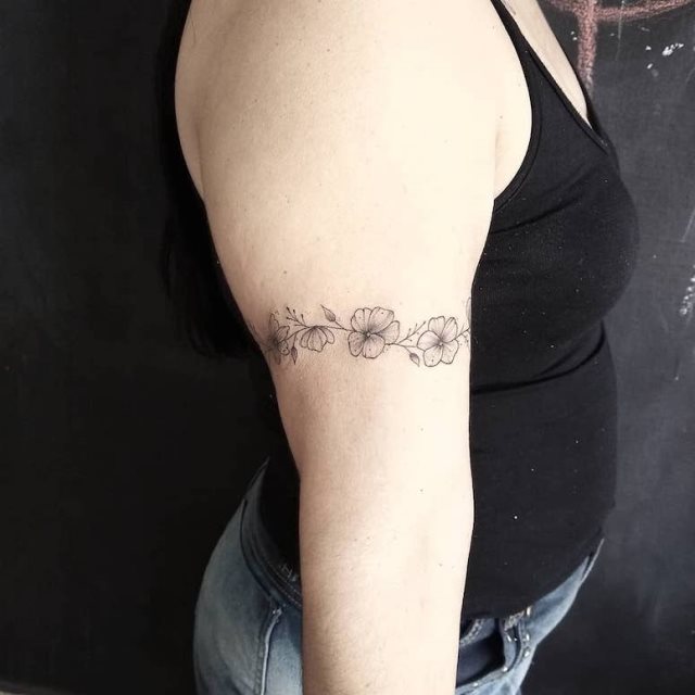 tattoo femenino minimalista 33