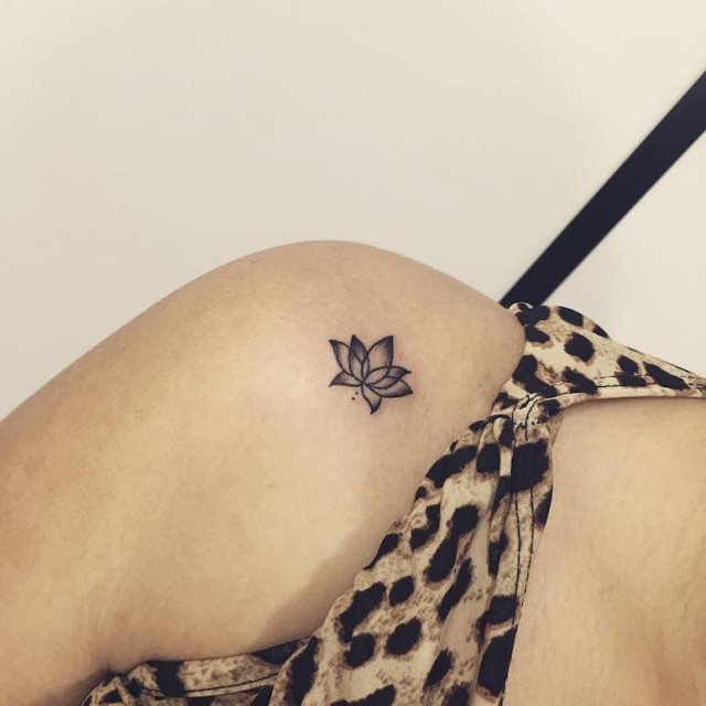tattoo femenino minimalista 75