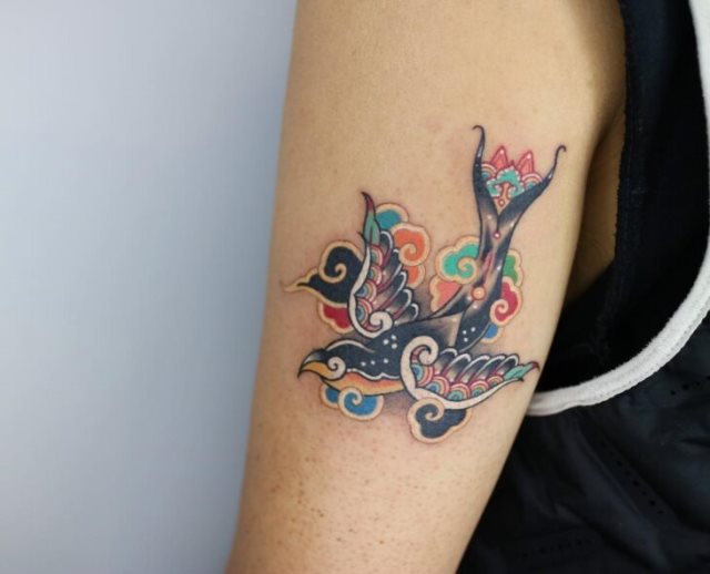 tattoo femenino pajaro 53