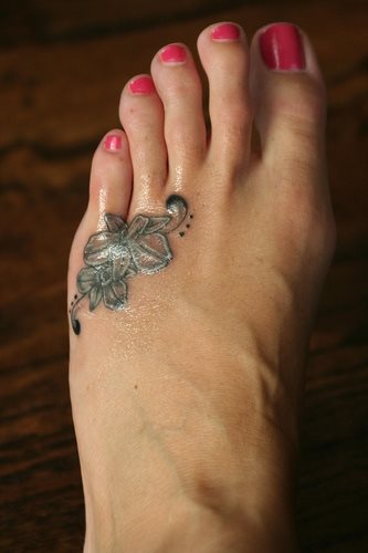 tatuaje flor orquidea 1005