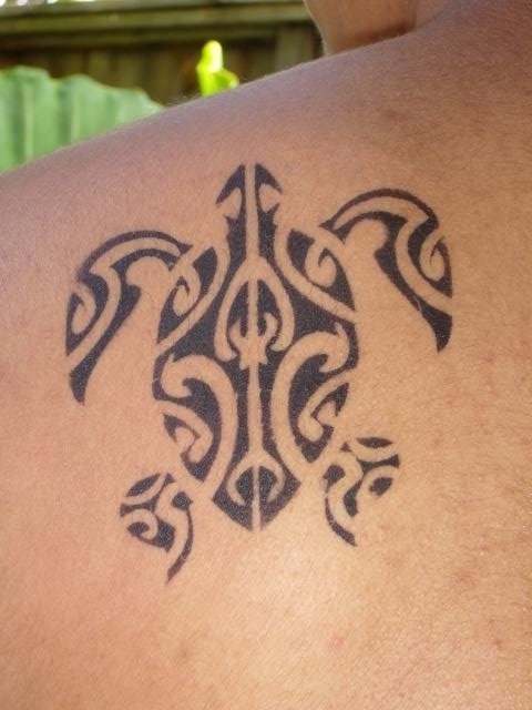 tatuaje hawaiano 1037