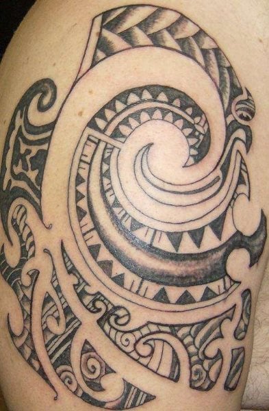 tatuaje hawaiano 1002