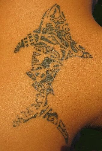 tatuaje hawaiano 1027