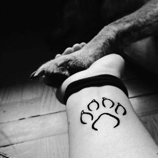 tatuaje huella perro 105