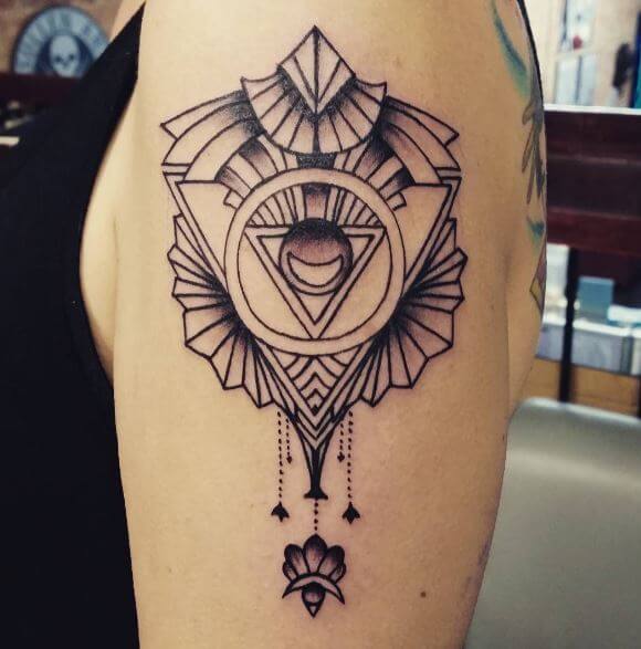 tatuaje triangulo 11
