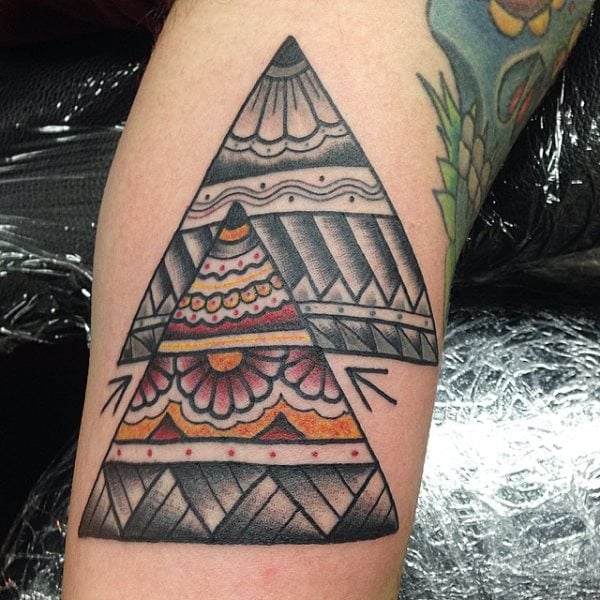 tatuaje triangulo 113