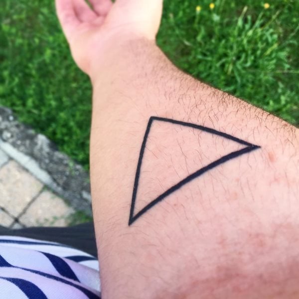 tatuaje triangulo 121