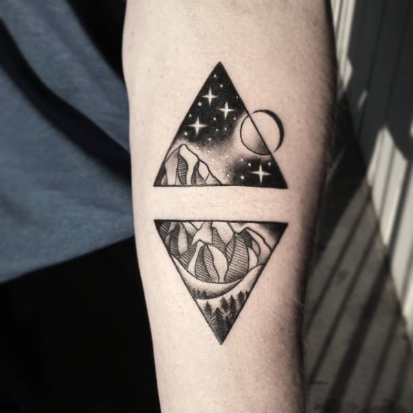 tatuaje triangulo 141