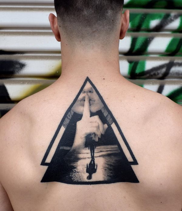 tatuaje triangulo 169