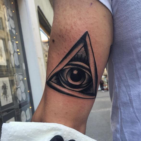tatuaje triangulo 29