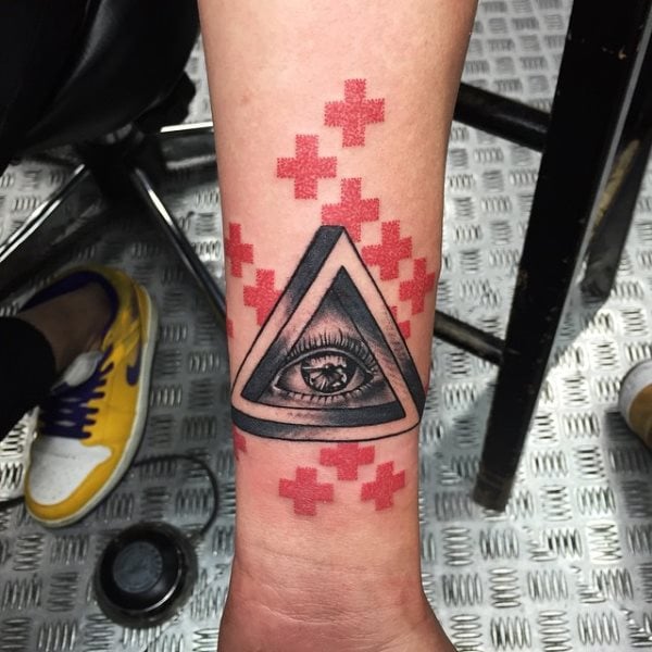 tatuaje triangulo 75