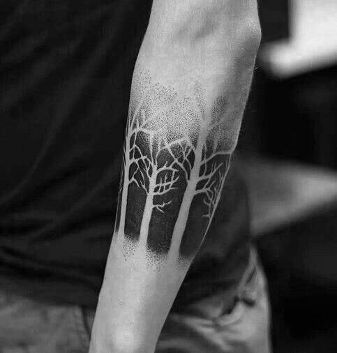 tatuaje arbol de lineas para hombre 09