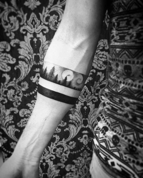 tatuaje arbol de lineas para hombre 12