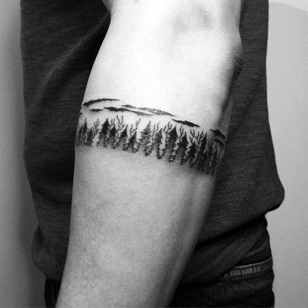 tatuaje arbol de lineas para hombre 14