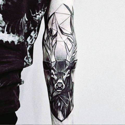 tatuaje ciervo para hombre 02