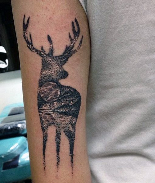 tatuaje ciervo para hombre 33