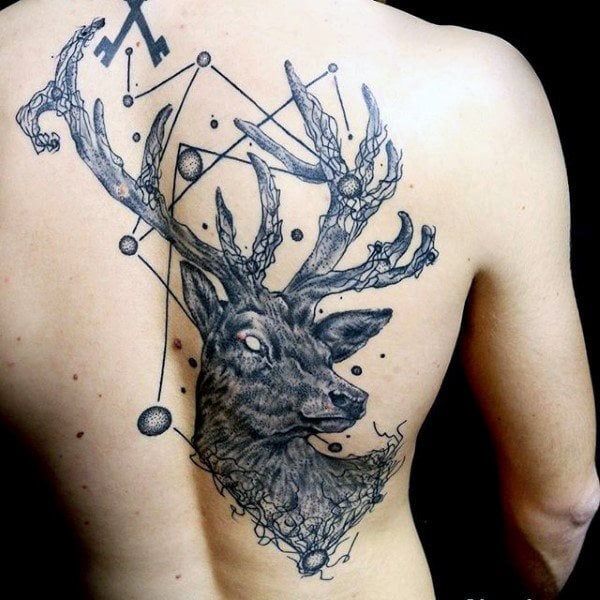 tatuaje ciervo para hombre 39