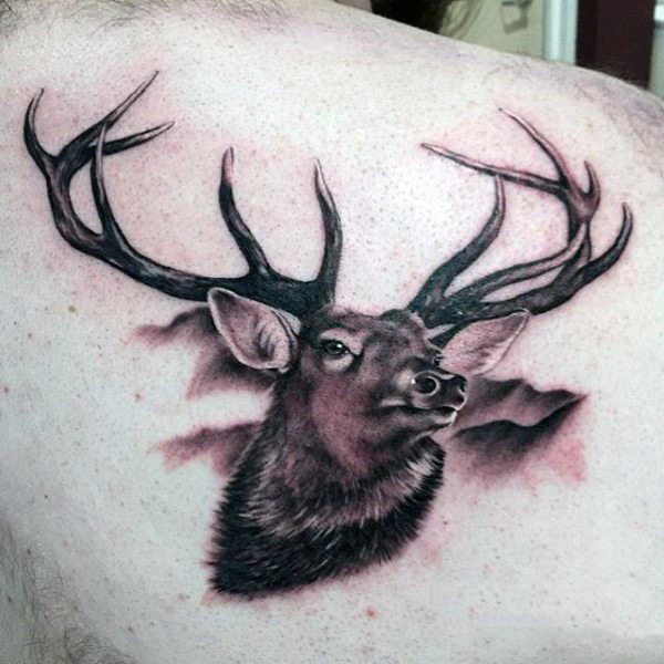 tatuaje ciervo para hombre 46