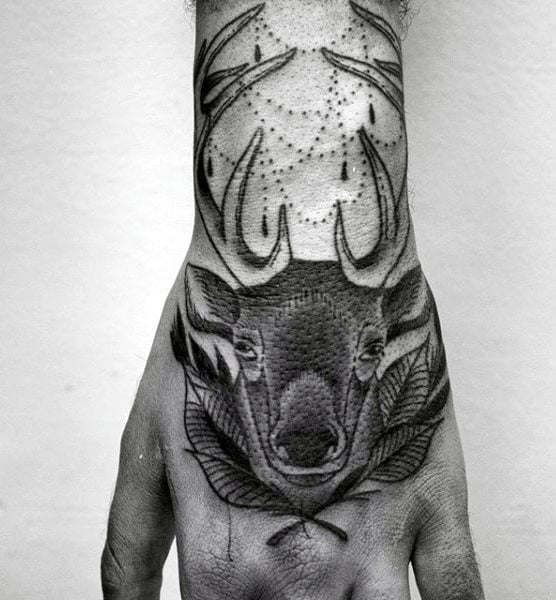 tatuaje ciervo para hombre 52