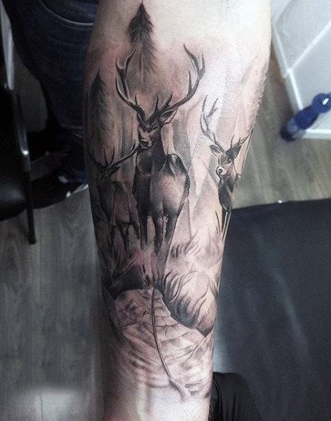 tatuaje ciervo para hombre 56