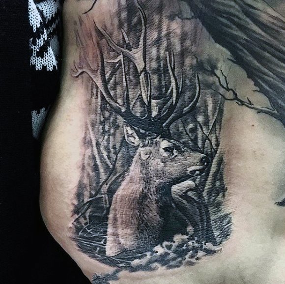 tatuaje ciervo para hombre 58