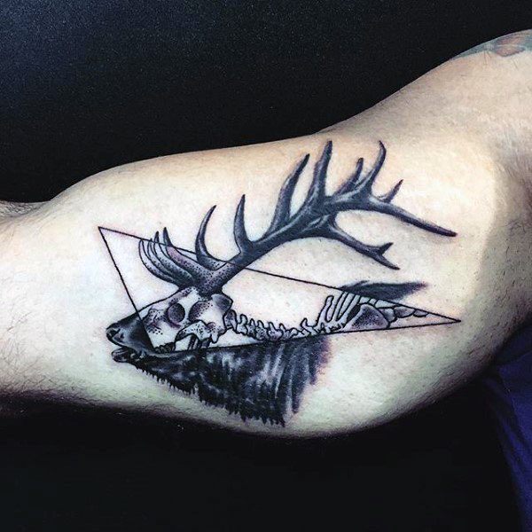 tatuaje ciervo para hombre 87