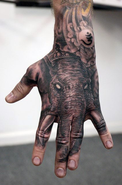 tatuaje elefante para hombre 21