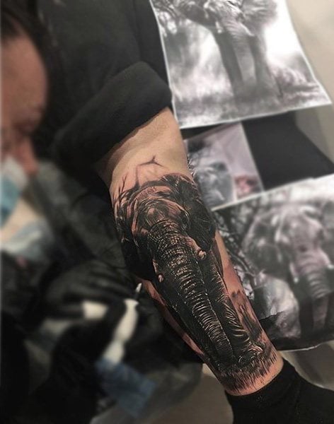 tatuaje elefante para hombre 56