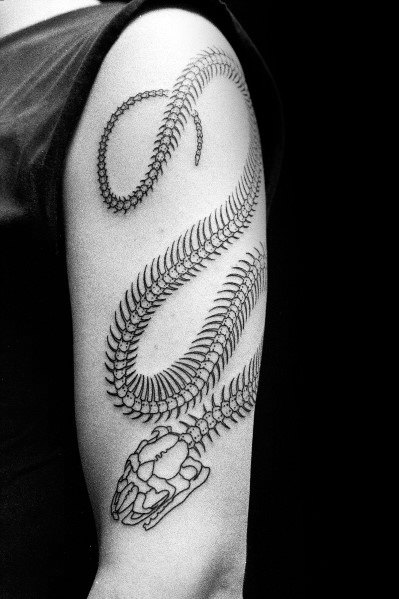 tatuaje esqueleto serpiente para hombre 07