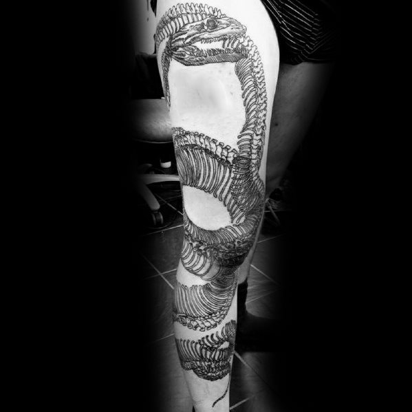 tatuaje esqueleto serpiente para hombre 08