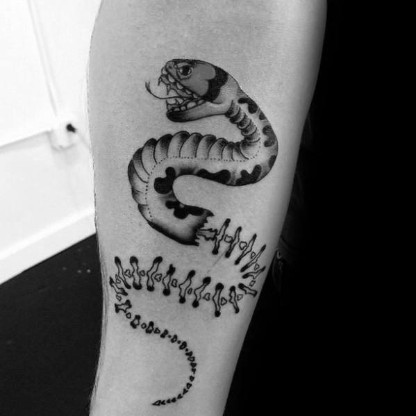 tatuaje esqueleto serpiente para hombre 13