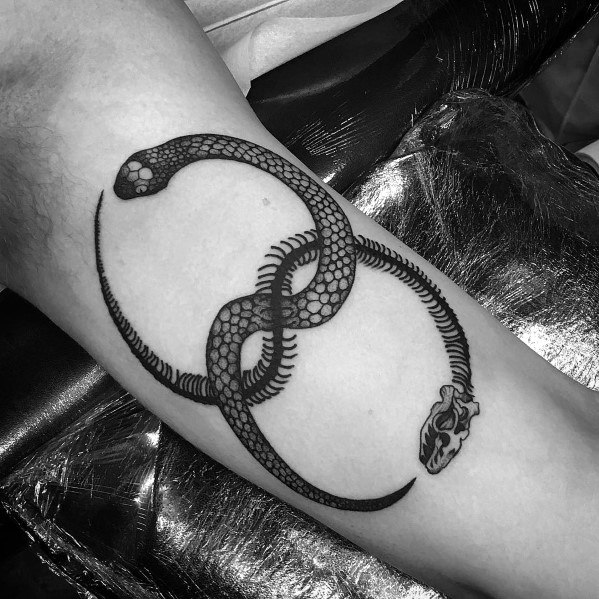 tatuaje esqueleto serpiente para hombre 21