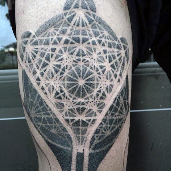 tatuaje geometrico pierna para hombre 03