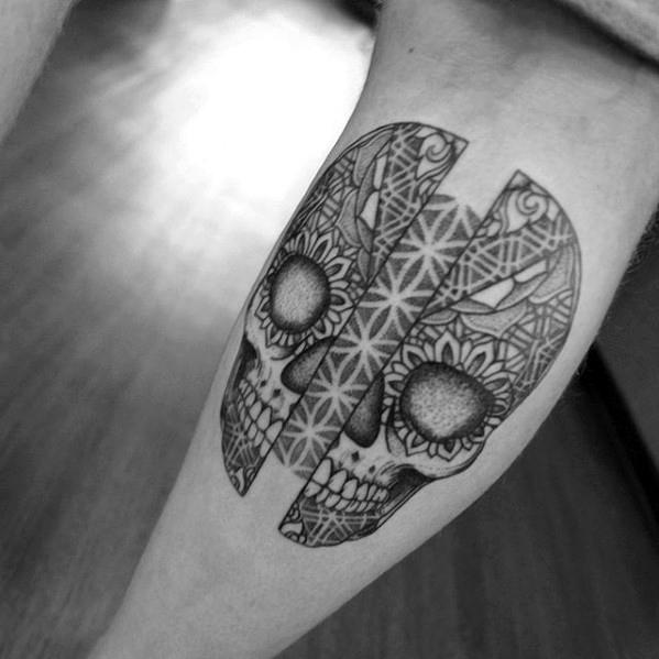 tatuaje geometrico pierna para hombre 25