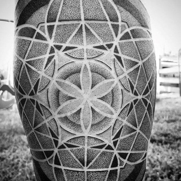 tatuaje geometrico pierna para hombre 41