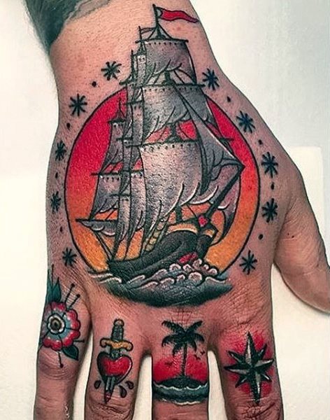 tatuaje nautico para hombre 61