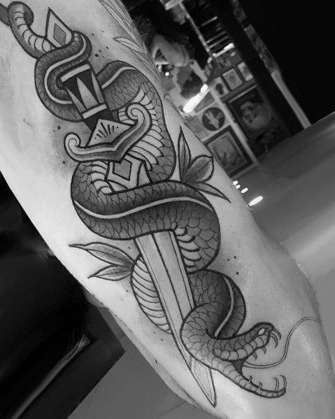 tatuaje serpiente nuevo estilo para hombre 13