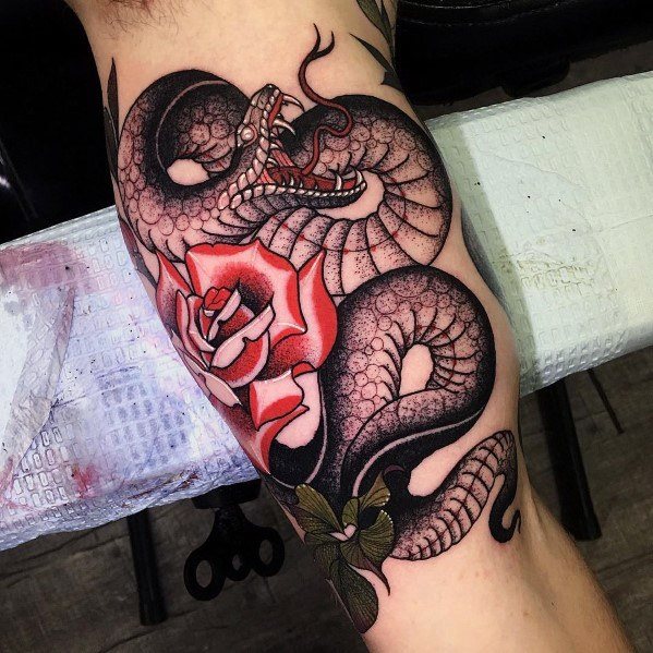 tatuaje serpiente nuevo estilo para hombre 14
