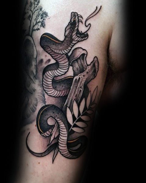 tatuaje serpiente nuevo estilo para hombre 23
