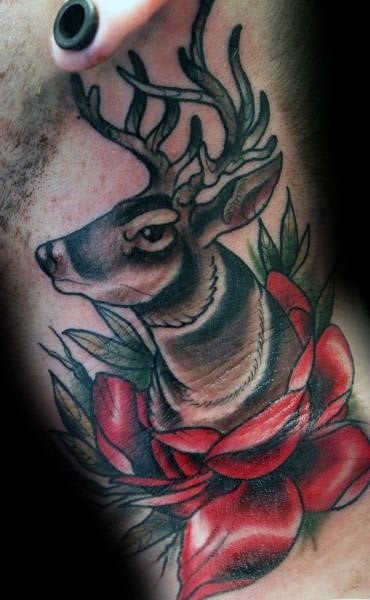 tatuaje tradicional ciervo para hombre 09
