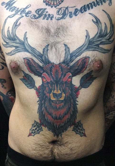 tatuaje tradicional ciervo para hombre 16