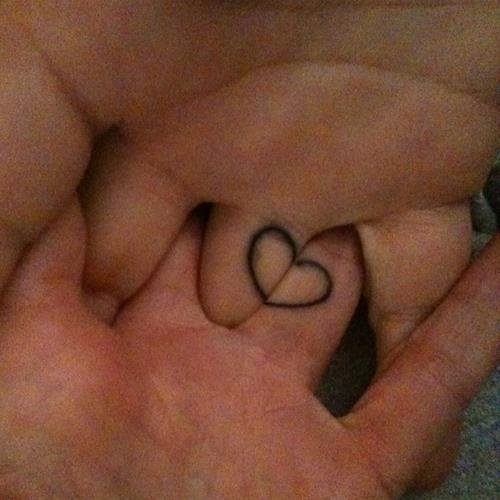 11 tatuaje anillo pareja